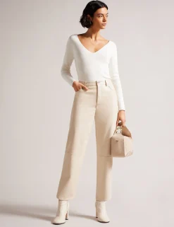 Fitted V-Neck Long Sleeve Knit Top